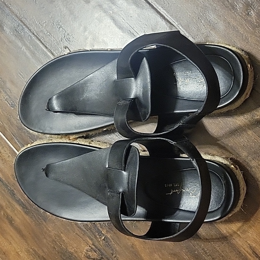 Black sandals
